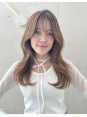 セミロングくびれレイヤーカットマロンベージュカラー