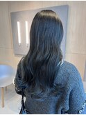 20代30代ブルーブラックグレー暗髪ロング