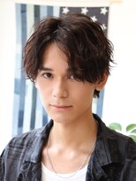 ネイビー(NAVY)&nbsp;大人の波巻きパーマ 色気漂うセンターパート