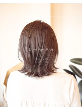 シーソー(SEA SAW) 外ハネグレージュボブ