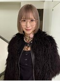ペールベージュ×顎ラインボブ