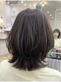 上品ミディアムレイヤーカットくびれウルフ髪質改善クラゲヘアー