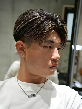 メッツ 原宿(METS) MEN'S/ハイライト×パートスタイル/金メッシュ/短髪