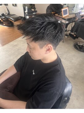 すっきりツーブロックジェットモヒカン