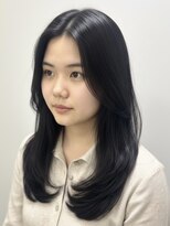 ヤヤ 浅草(yaya.)&nbsp;少し大人っぽい雰囲気を出したい方に！センター分け韓国レイヤー