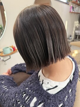 アロット(alot) ぱつんミニボブ