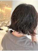 無造作に決まるウェーブデザイン［谷合