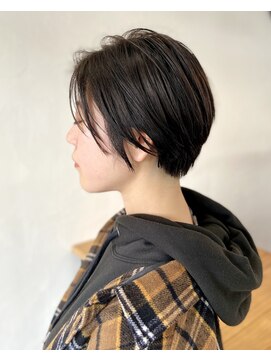 エニ(eni) 前髪伸ばしかけハンサムショート