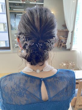 マロウ(mallow) 《花屋併設》パーティアレンジ/冬カラー@20代30代40代