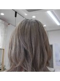 女らしさの軽やかヘアー♪