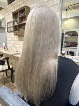 ヘアーガーデンミルクティー 新潟大学前店(Hair garden Milk tea) White Beige