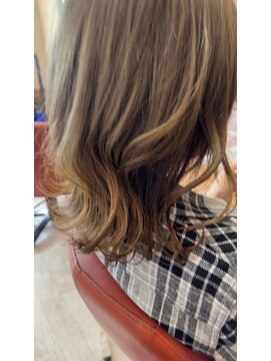 ヘアスタジオブービー 大人モテ ハイライト 白髪ぼかし ヘルシースタイル