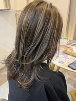 ハグクレア(HUG CLAIRE)&nbsp;ハイライト×オリーブカラー