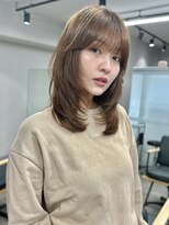 オグジュアリー 表参道(aux.) ミディアムレイヤー×ブラウンベージュ