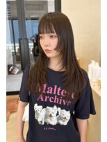 鎖骨ミディアムヘア