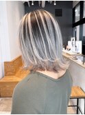 マロンベージュ似合わせカットホワイトブロンド_ba539091