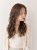 ベージュカラー × レイヤーカット