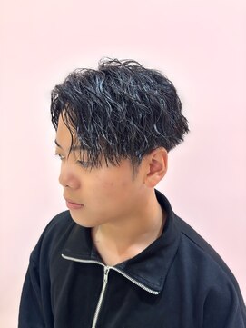 ルーム シンサイバシ(room shinsaibashi) 【room心斎橋/竹田鈴花】縦落ちツイスパでシャープな印象に◎