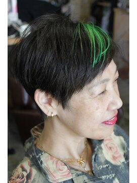 オーバーキャプテンネイキッド(OVER CAPTAIN NAKED) spring green（ディレクション）ベリーショート