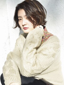 フー (feu) short bob