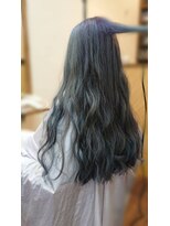 シームヘアー(Cym-hair)&nbsp;ワンレンカットにオーロラカラー