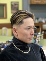 ワイズヘアースタジオ(y'z hair studio)&nbsp;センターパート×ローフェード