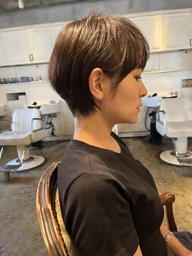 髪質改善と縮毛矯正の専門店 サンティエ(scintiller) 大人綺麗な小顔襟足スッキリショートボブ 30代40代50代