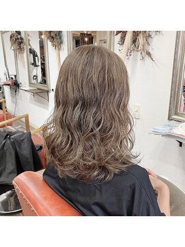 ヘアメイク アンフィ(amphi) パーマスタイル