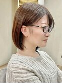 耳かけしてすっきり見せるコンパクトボブ @20代30代40代50代