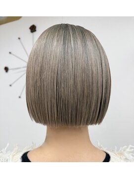 サロンドニケ どこからみても可愛いパッツンミニボブ