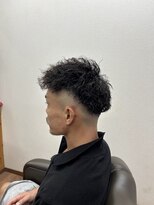 レジーア(Regia) スキンフェード×ツイストスパイラルパーマスタイル