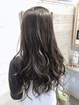 ヘアーアンドリラクゼーション ナスカ(Hair&Relaxation NazcA) スモーキーグレージュ×ハイライト