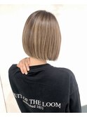 ハイトーン　バレイヤージュ　すっきりボブ
