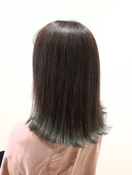 ワウ(WOW) ワンレングス　外はね仕上げ