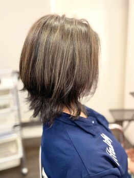 ビビットヘアー 鴻池店(Vivid Hair)の写真/【鴻池新田2分】納得いくまでとことん向き合ってくれるから、今まで気付かなかった自分を発見できるかも♪