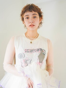 トゥコ(tuco) ハイレイヤー ウルフカット ショートパーマ ローライトカラー