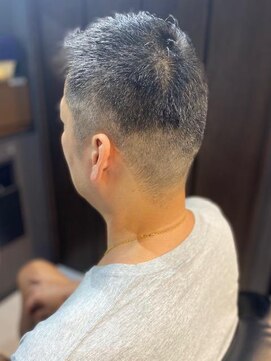 バーバーバー 四谷(BARBER-BAR) 大人の刈り上げスタイル