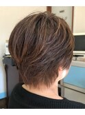 明るい白髪染めショート