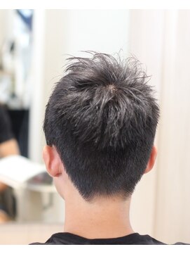 パーマ トゥ カエル(perm.to.caelu) モヒカンに近いおしゃれ短髪