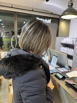 メリー オオサカ(Merly Osaka)&nbsp;ボブに合うバレイヤージュ！_simple beige_