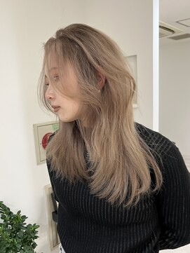 ヴィア(Via) レイヤーカット×バレイヤージュ