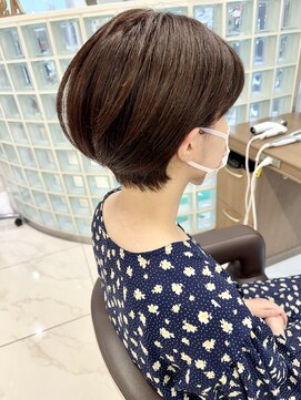 アッシュ 下北沢店(Ash) くせ毛もおさまるラベンダーベージュのショートボブ