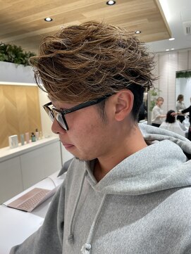 ステアケース 武蔵小杉店(stair:case) フェザーショート×ハイライト