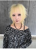 レイヤーカット/ウルフ/ホワイトブロンド/外ハネボブ/美髪