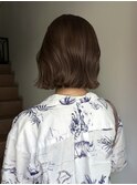 切りっぱなしボブヘーゼルベージュボブブラウンカラー前髪なし