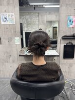 コワファースト長崎シャンプーボーイ 2nd(COIFF1RST 長崎 SHAMPOO BOY)&nbsp;タイトアレンジ カチモリ お呼ばれアレンジ ヘアセット