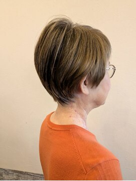ヘアブティック ルーツアール(Hair Boutique ROOTS R) まとまるショート