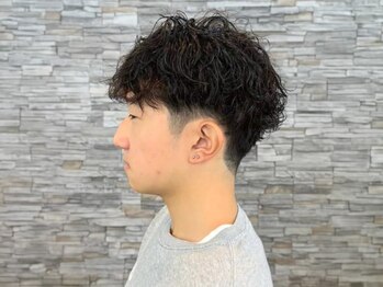 ガーデン 小山店(garden)の写真/《*ショート×ツイストスパイラルパーマが人気*》清潔感のあるスタイルで、ビジネスシーンでも◎[men's]