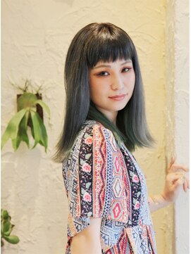 ランプヘアー(LAMP HAIR) グレーパールライムｇｒｅｅｎこなれストレートぷつっとカット