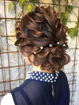 ミヤニシ ニーナナイチ(MIYANISHI 271) シニヨンアレンジ